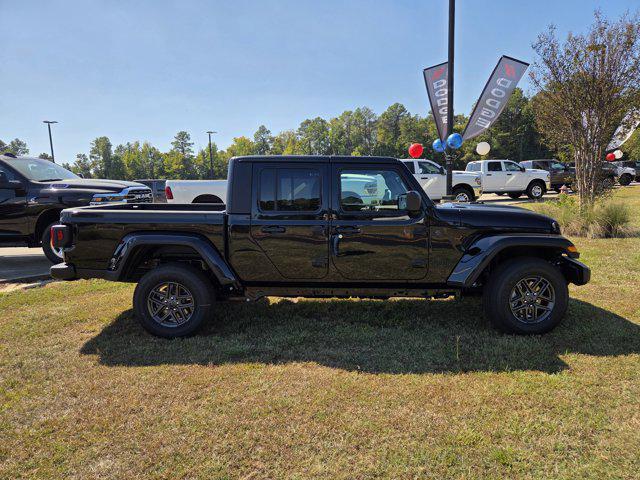new 2025 Jeep Gladiator car, priced at $40,700