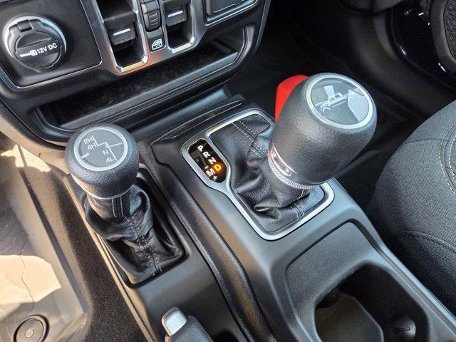 new 2025 Jeep Gladiator car, priced at $40,700