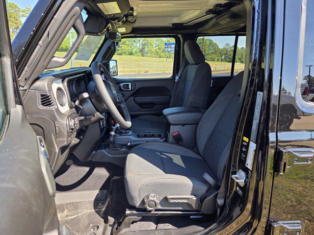 new 2025 Jeep Gladiator car, priced at $40,700