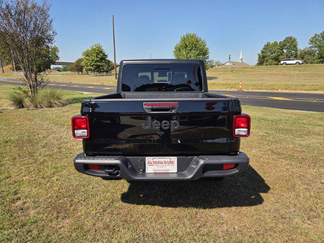 new 2025 Jeep Gladiator car, priced at $40,700