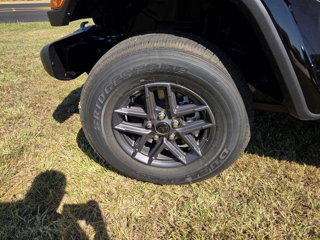 new 2025 Jeep Gladiator car, priced at $40,700