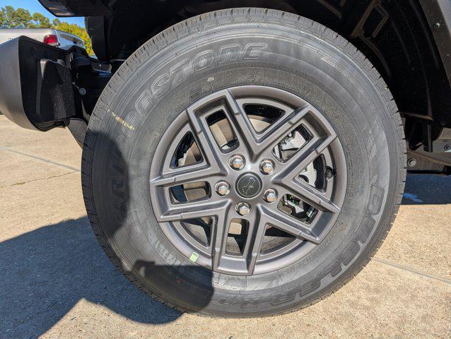 new 2025 Jeep Gladiator car, priced at $48,105