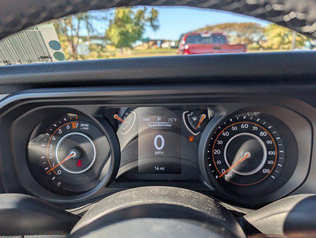 new 2025 Jeep Gladiator car, priced at $48,105