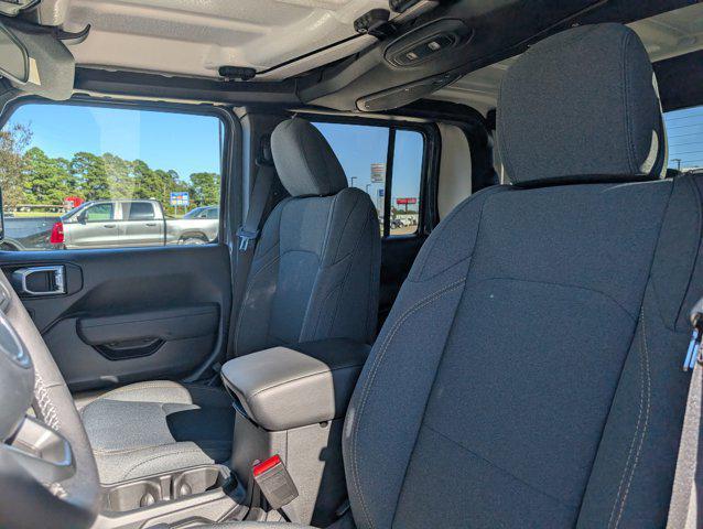 new 2025 Jeep Gladiator car, priced at $48,105