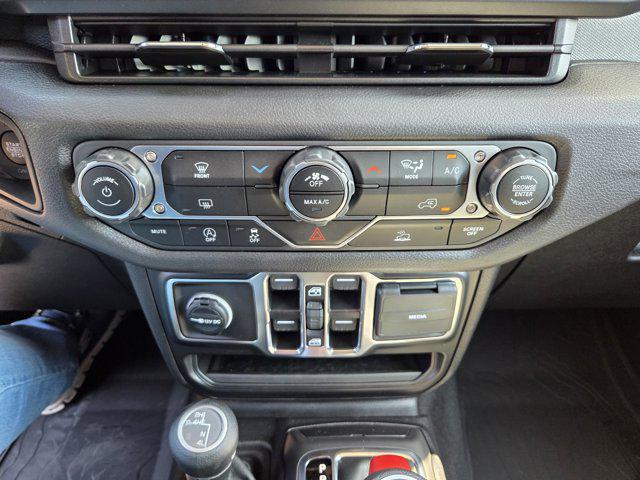 new 2025 Jeep Gladiator car, priced at $50,610