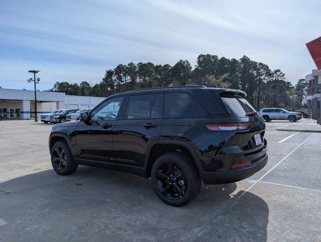 new 2025 Jeep Grand Cherokee car, priced at $52,020