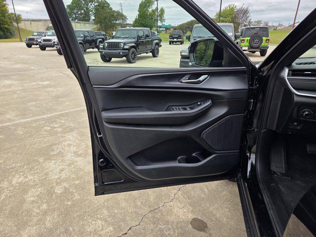 new 2025 Jeep Grand Cherokee L car, priced at $46,655