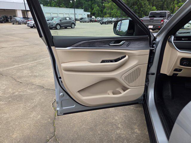 new 2025 Jeep Grand Cherokee L car, priced at $59,560