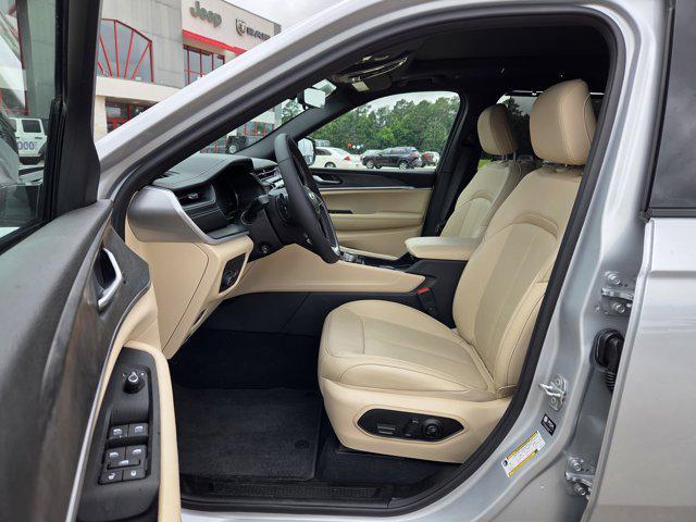 new 2025 Jeep Grand Cherokee L car, priced at $59,560