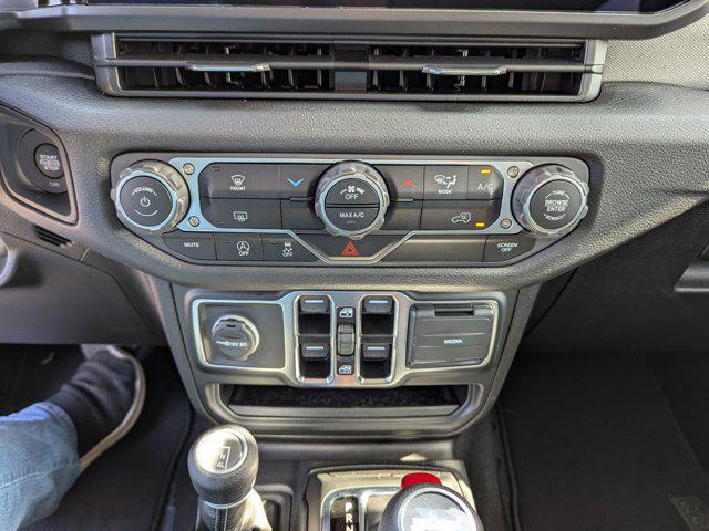 new 2025 Jeep Wrangler car, priced at $53,080