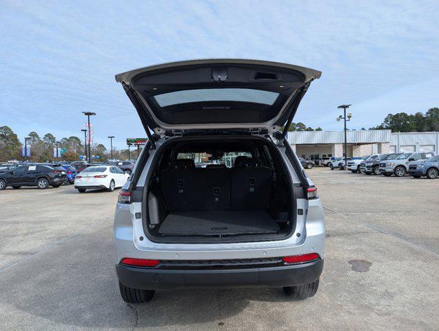 new 2025 Jeep Grand Cherokee car, priced at $52,020