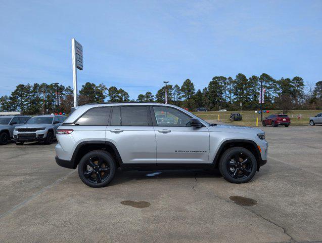 new 2025 Jeep Grand Cherokee car, priced at $52,020