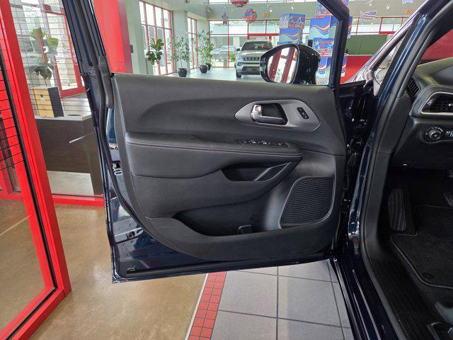 new 2025 Chrysler Pacifica car, priced at $48,940