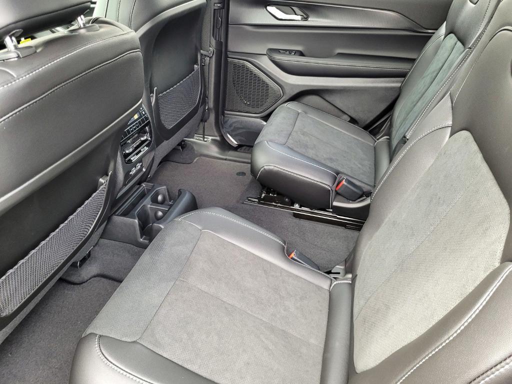 new 2025 Jeep Grand Cherokee L car, priced at $48,870