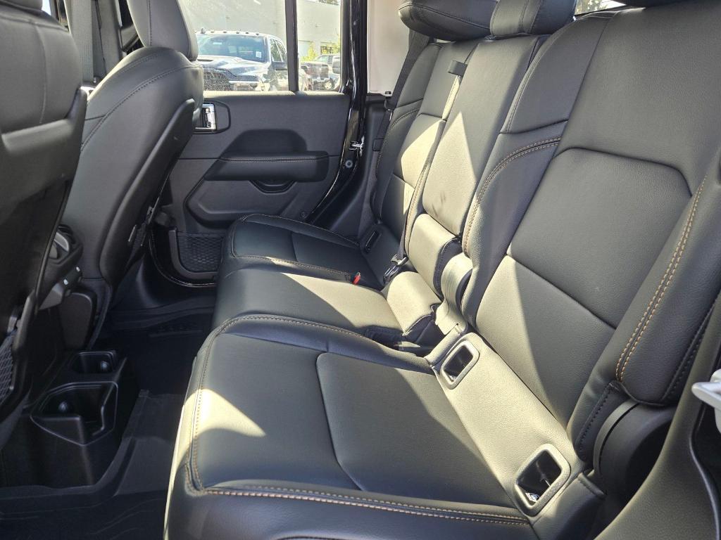 new 2025 Jeep Gladiator car, priced at $47,160