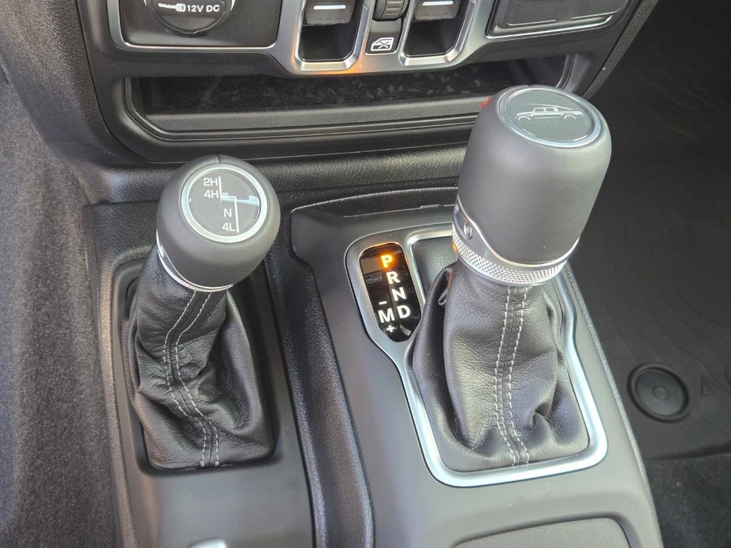 new 2025 Jeep Gladiator car, priced at $47,160