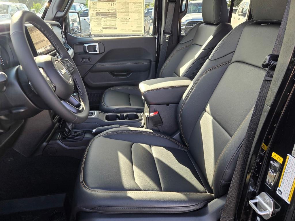 new 2025 Jeep Gladiator car, priced at $47,160