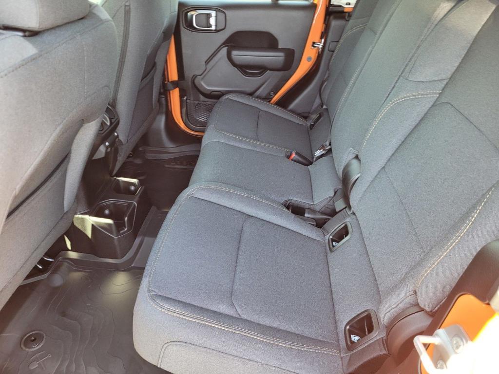 new 2025 Jeep Gladiator car, priced at $48,090