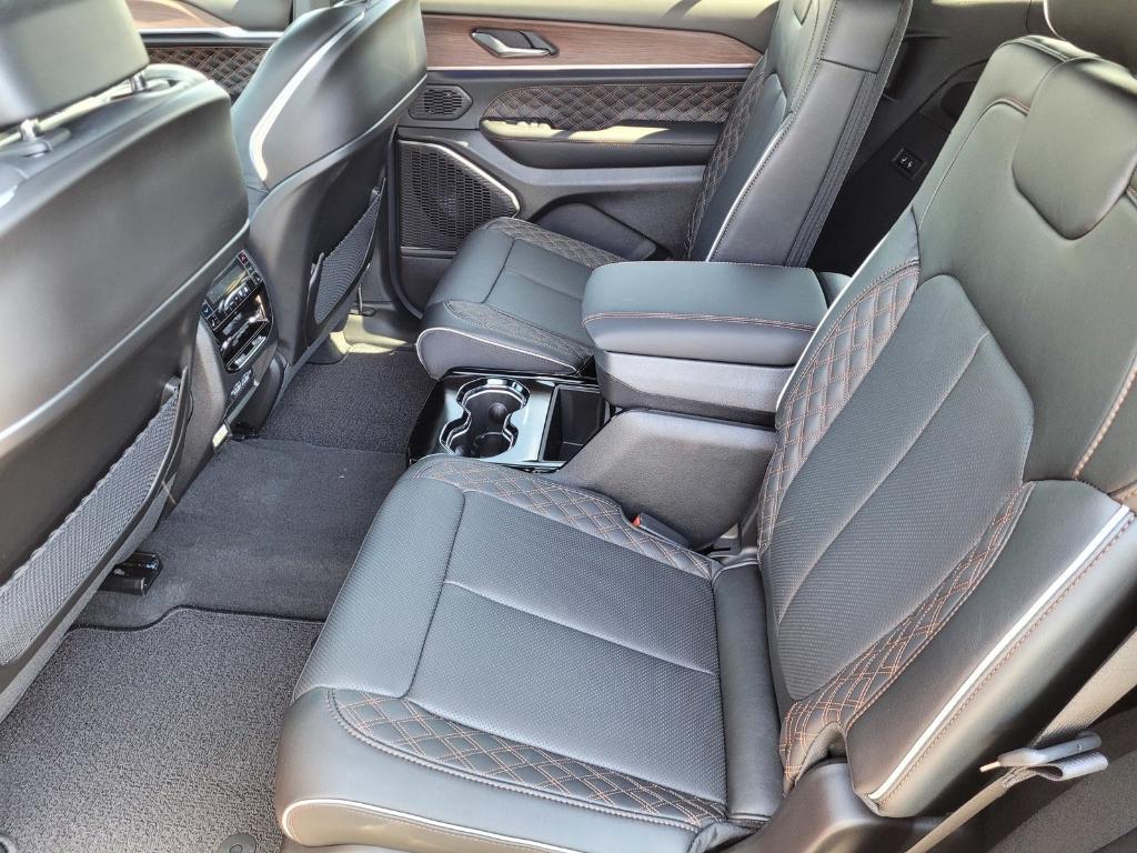 new 2025 Jeep Grand Cherokee L car, priced at $58,882