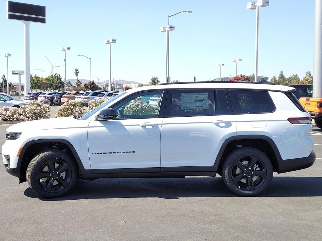 new 2025 Jeep Grand Cherokee L car, priced at $49,392