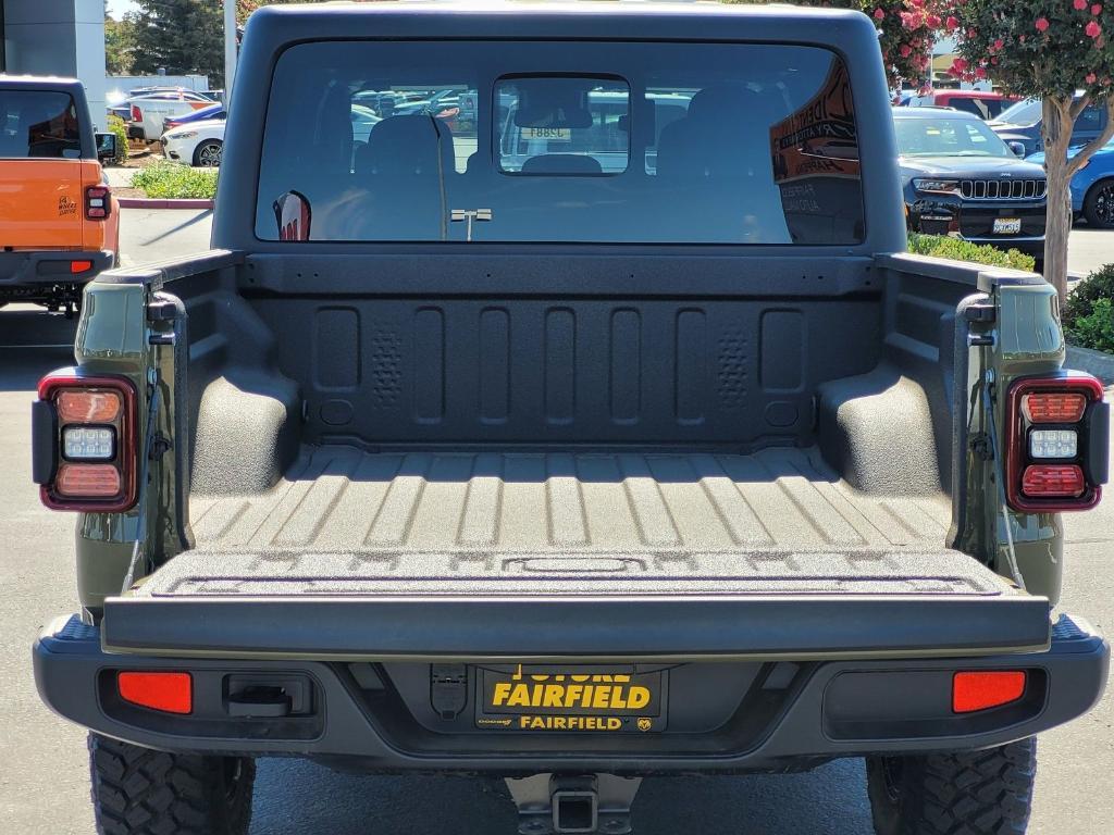 new 2025 Jeep Gladiator car, priced at $47,790
