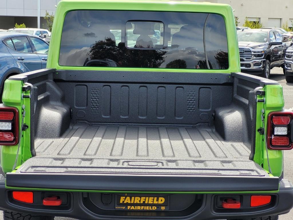 new 2025 Jeep Gladiator car, priced at $51,725