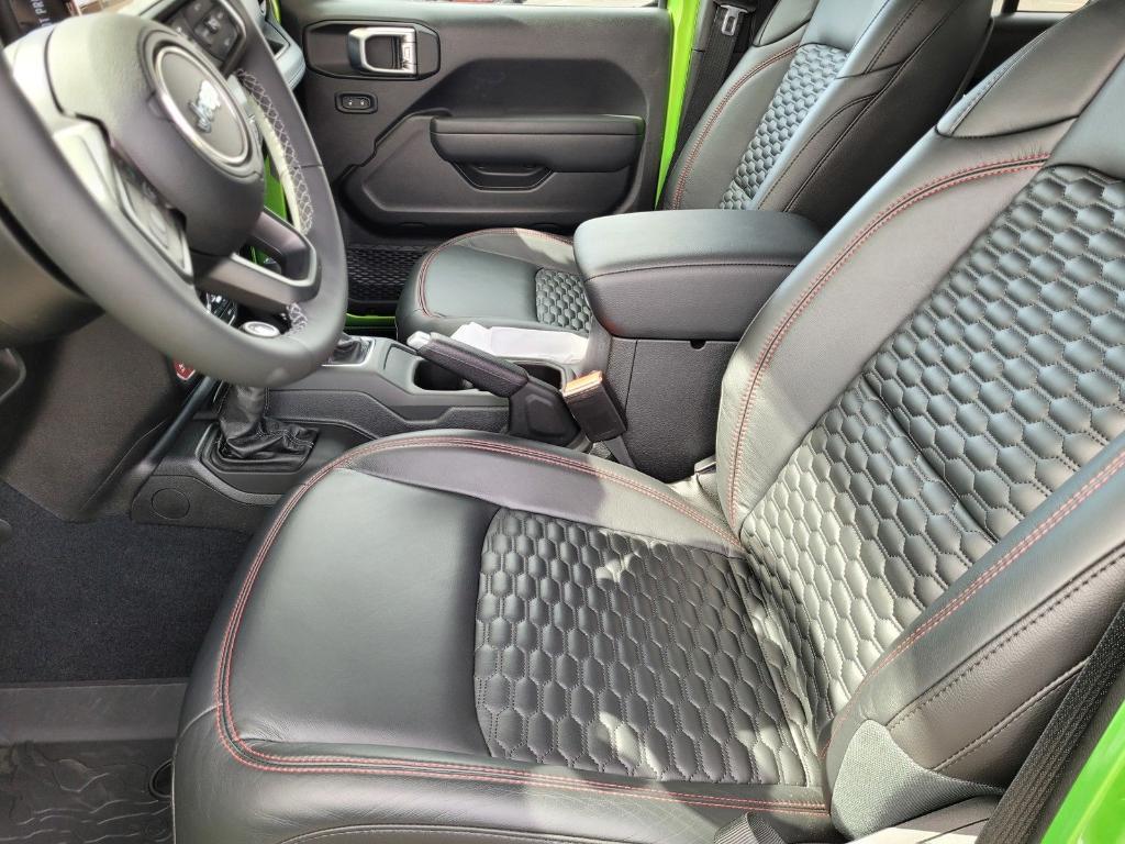 new 2025 Jeep Gladiator car, priced at $51,725