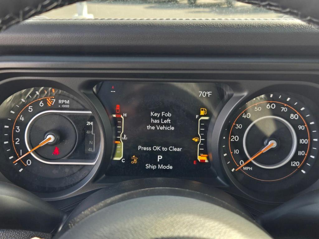 new 2025 Jeep Gladiator car, priced at $47,160