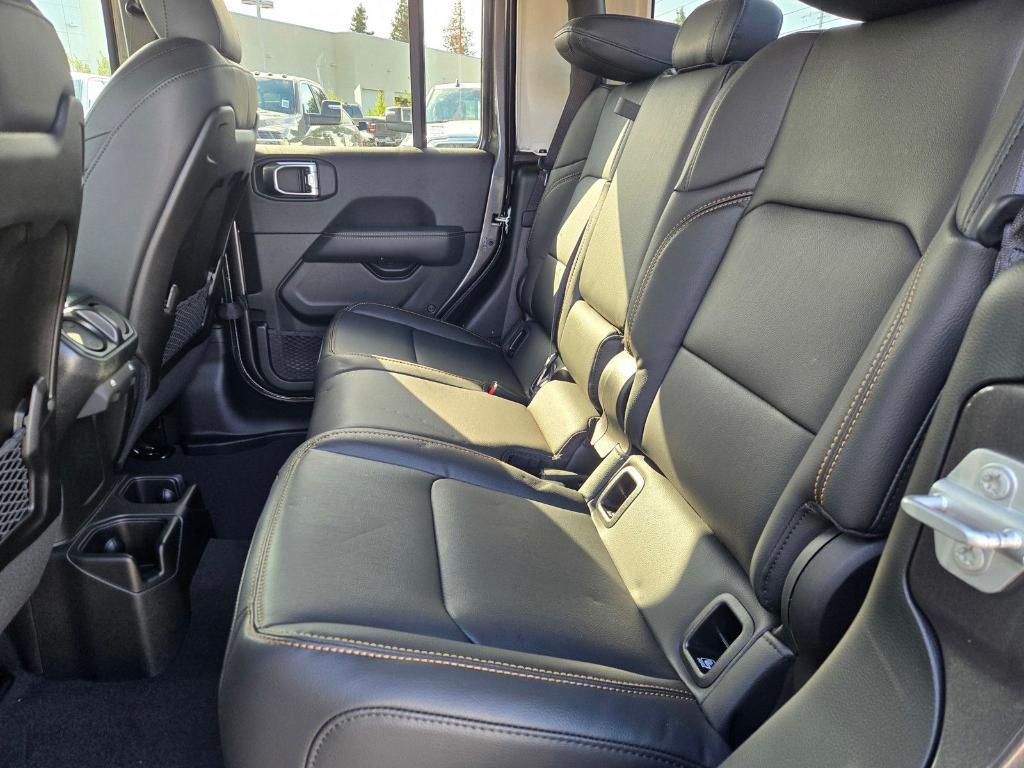 new 2025 Jeep Gladiator car, priced at $47,160