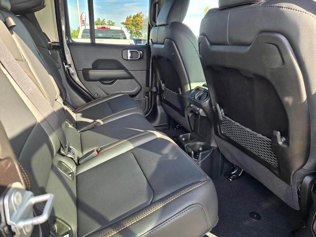 new 2025 Jeep Gladiator car, priced at $47,160