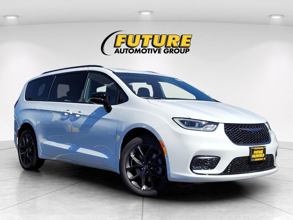 new 2026 Chrysler Pacifica car, priced at $51,272