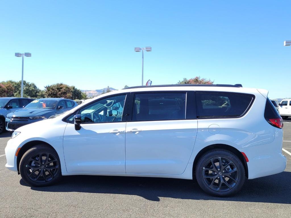 new 2026 Chrysler Pacifica car, priced at $51,272