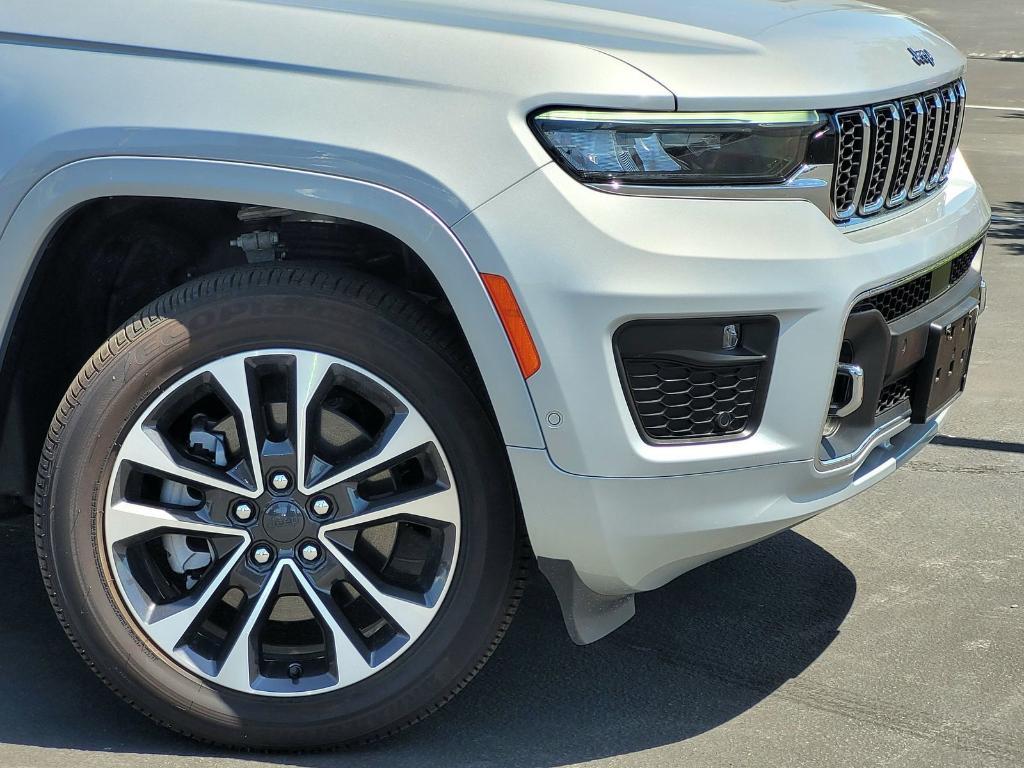 new 2024 Jeep Grand Cherokee L car, priced at $55,334
