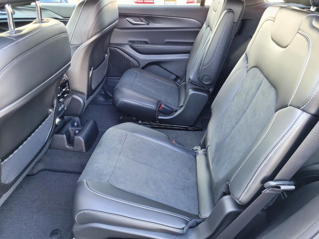 new 2025 Jeep Grand Cherokee L car, priced at $48,275