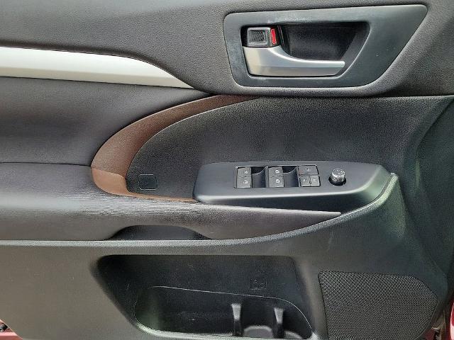 used 2016 Toyota Highlander car, priced at $19,982