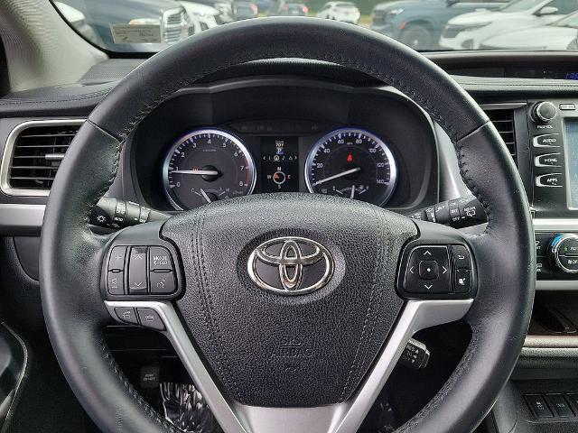 used 2016 Toyota Highlander car, priced at $19,982