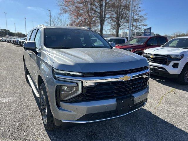 new 2025 Chevrolet Suburban car, priced at $64,595