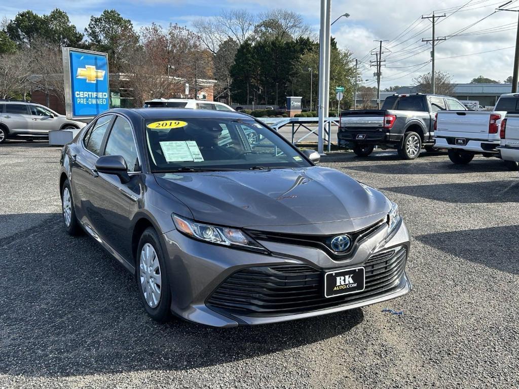 used 2019 Toyota Camry Hybrid car, priced at $23,587