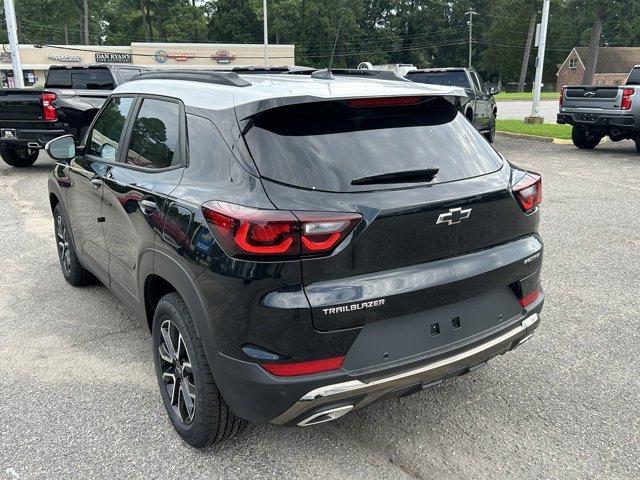 new 2025 Chevrolet TrailBlazer car, priced at $28,533