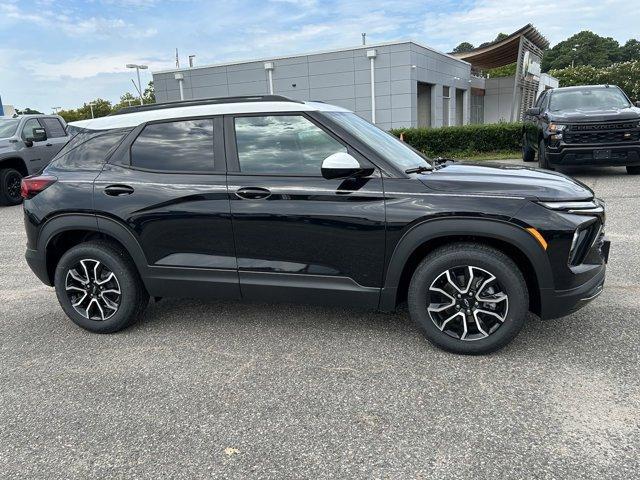 new 2025 Chevrolet TrailBlazer car, priced at $28,533