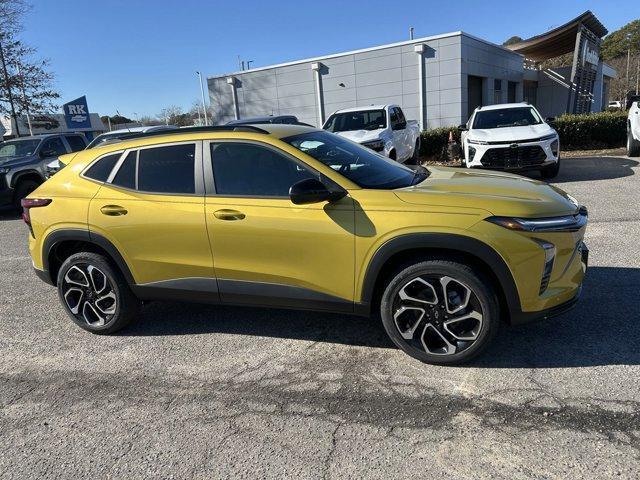 new 2025 Chevrolet Trax car, priced at $25,785