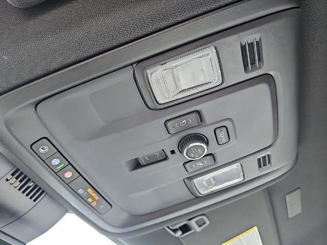 new 2025 Chevrolet Suburban car, priced at $81,936