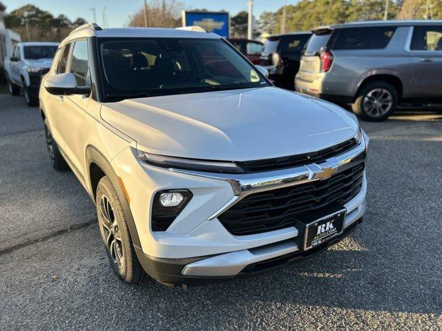 new 2025 Chevrolet TrailBlazer car, priced at $27,475