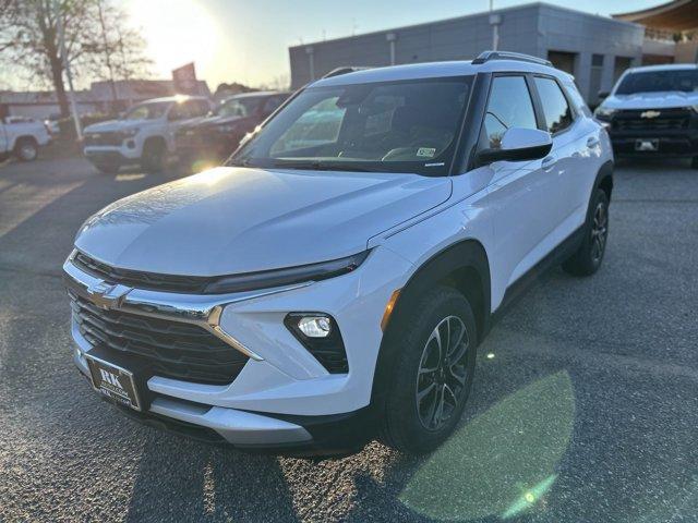 new 2025 Chevrolet TrailBlazer car, priced at $27,475