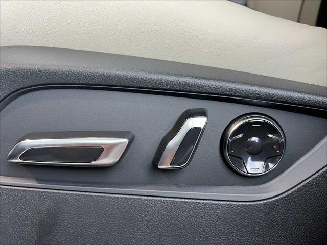 new 2025 Acura RDX car, priced at $52,250
