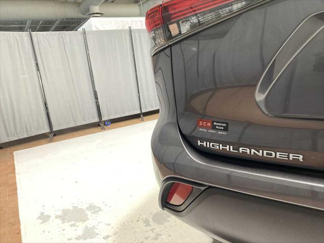 used 2022 Toyota Highlander car, priced at $35,980