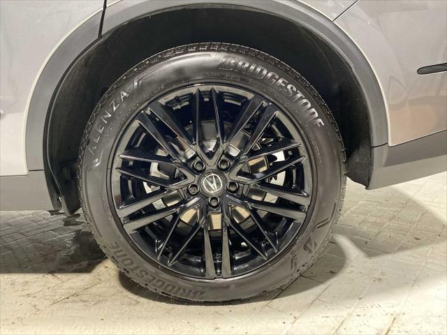 used 2025 Acura MDX car, priced at $58,880