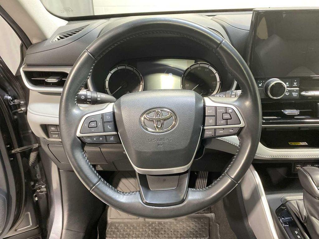 used 2023 Toyota Highlander car, priced at $35,480
