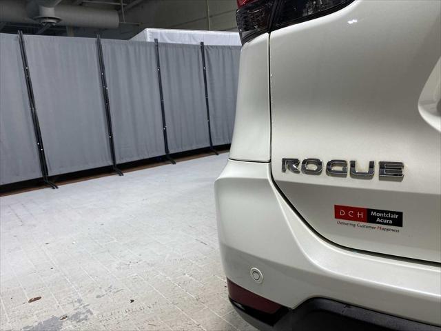 used 2019 Nissan Rogue car, priced at $15,380