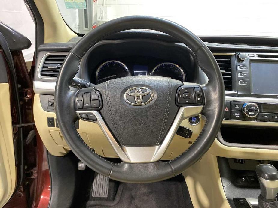 used 2015 Toyota Highlander car, priced at $11,980